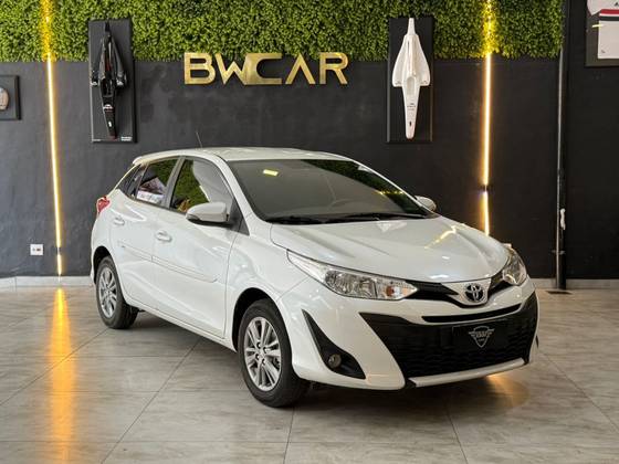 TOYOTA YARIS 1.3 16V FLEX XL LIVE MULTIDRIVE TOYOTA YARIS 1.3 16V FLEX XL LIVE MULTIDRIVE